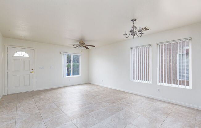 SILVERADO RANCH - LARGE 4 BEDROOM, 2.5 BATH