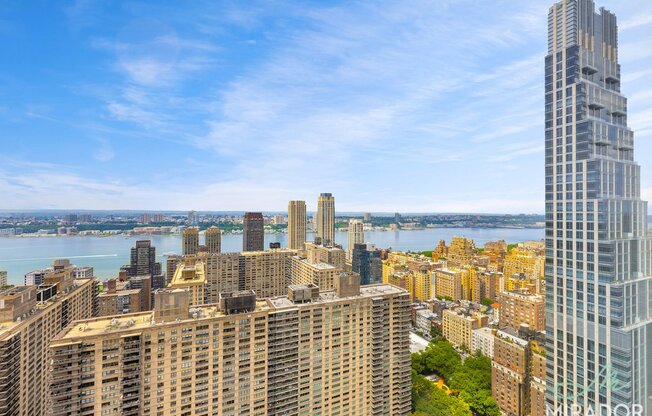 1 bed, 2.5 baths, $7,000, Unit 21K