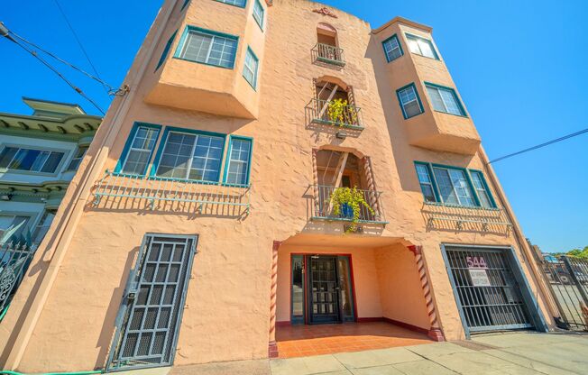 544 37th Street