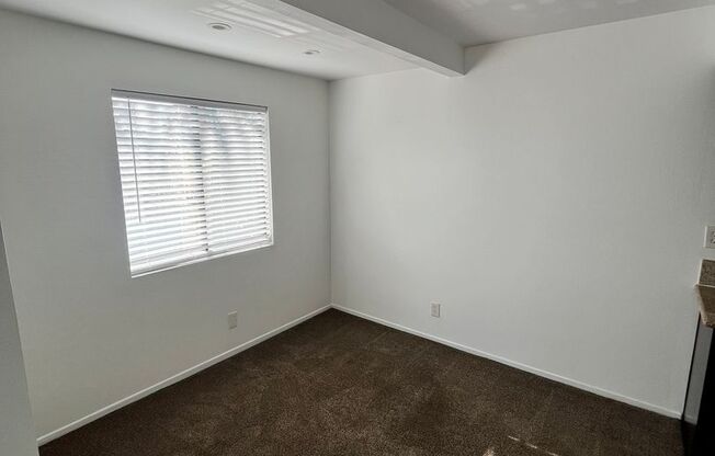 Beautifully Remodeled 2-Bed Condo with Private Patio in Casablanca