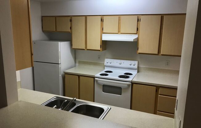 2 beds, 2 baths, 1,050 sqft, $1,550, Unit C-04