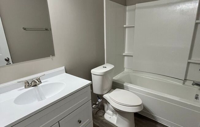 2 bedroom/1 bath RENOVATED