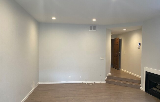 941 W Carson St