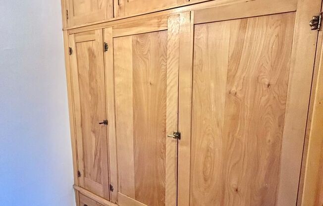 Studio, 1 bath, 400 sqft, $1,445, Unit 233-208