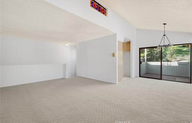 22127 BURBANK BLVD