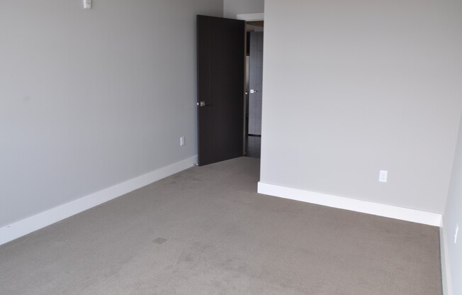 1 bed, 1 bath, 840 sqft, $1,800, Unit 511