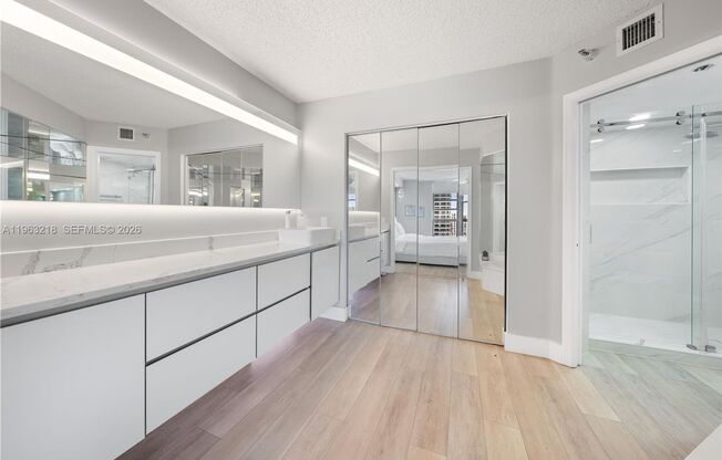 3 beds, 2 baths, $4,200, Unit # 1406