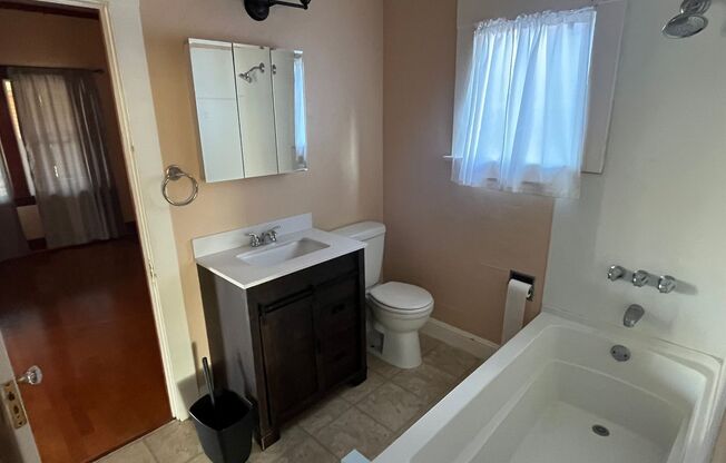 2 beds, 1 bath, $2,675