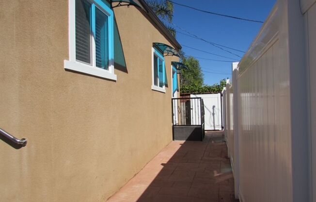 2bed/1 bath ADU--NEW--Private with wrap around patio/yard Washer/Dryer included!