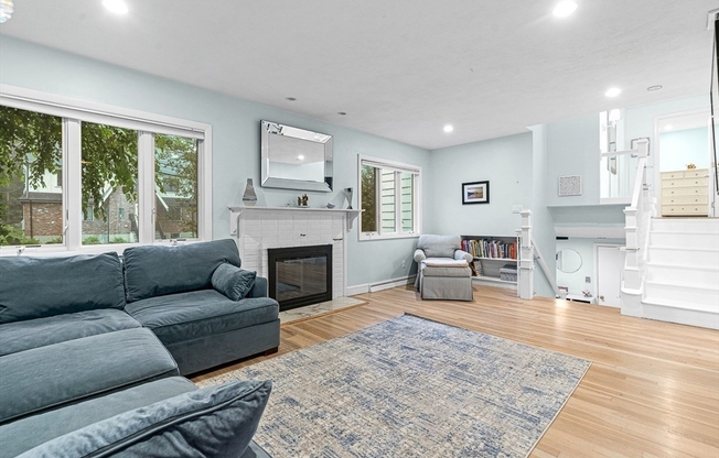 44 ROWENA RD