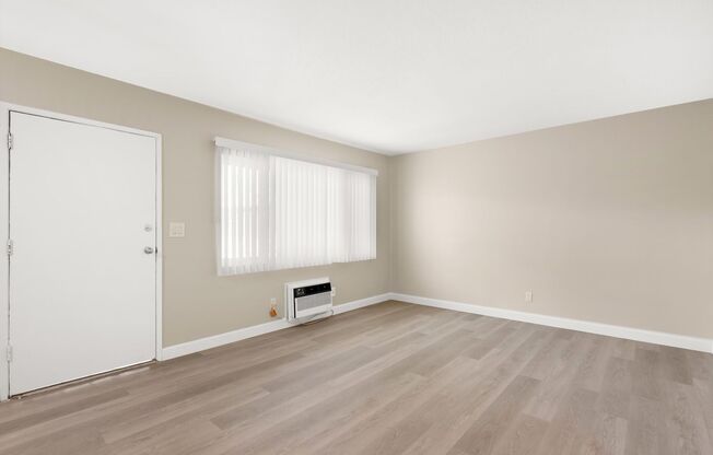 2 beds, 1 bath, 1,100 sqft, $2,100, Unit 11