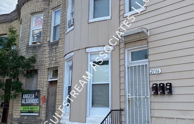 2136 N FULTON AVE