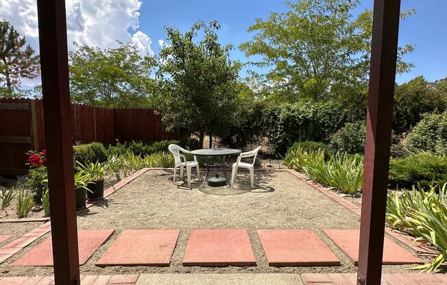 Furnished Studio READY NOW! electricity included!