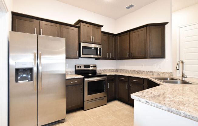15975 NW 123rd Ave ( Savannah Station )