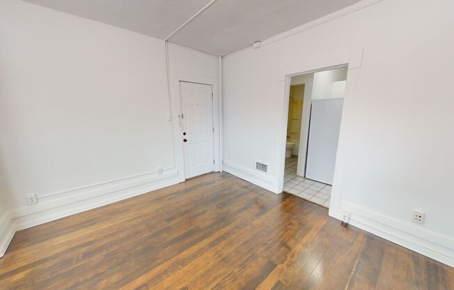 Studio, 1 bath, 332 sqft, $1,350, Unit 203