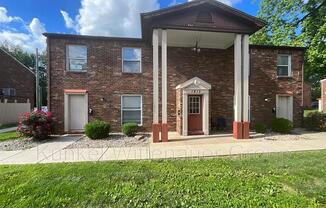 1813 3 JAMESTOWN RD