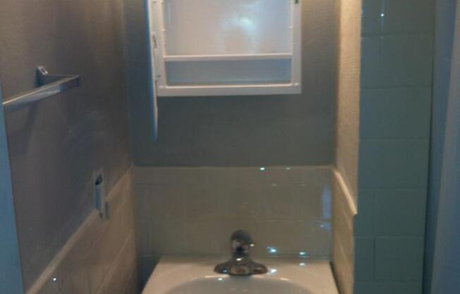 fully remodeled 2/1 with water included in the rent