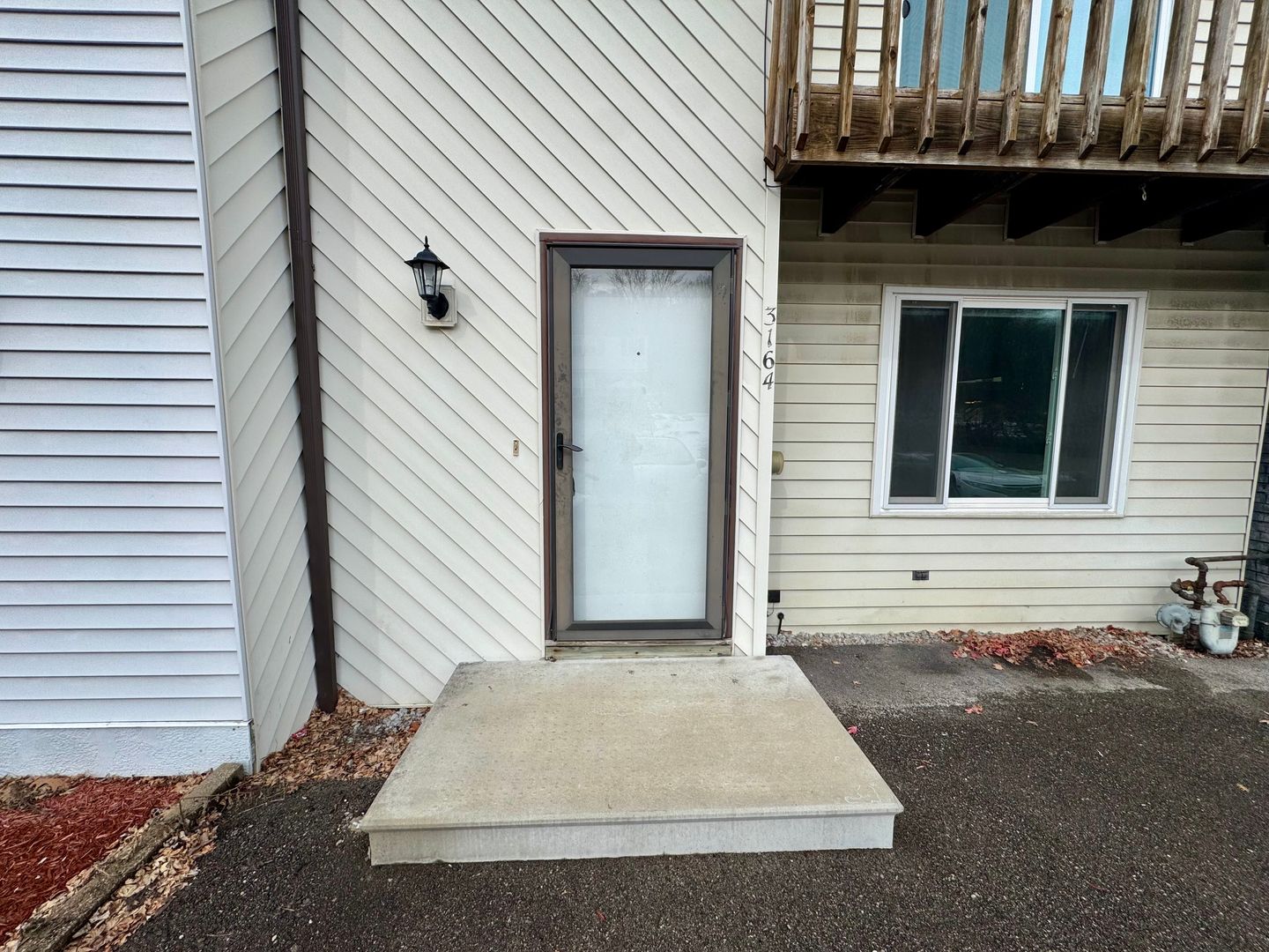 Charming 2 Bed 1.5 Bath in Gibsonia!