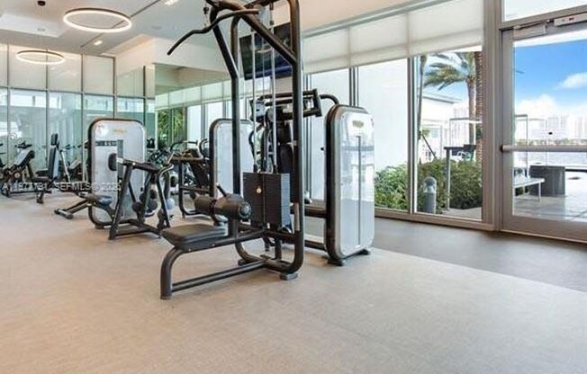 2 beds, 2 baths, 1,670 sqft, $5,500, Unit 17301 Biscayne Blvd unit 1103