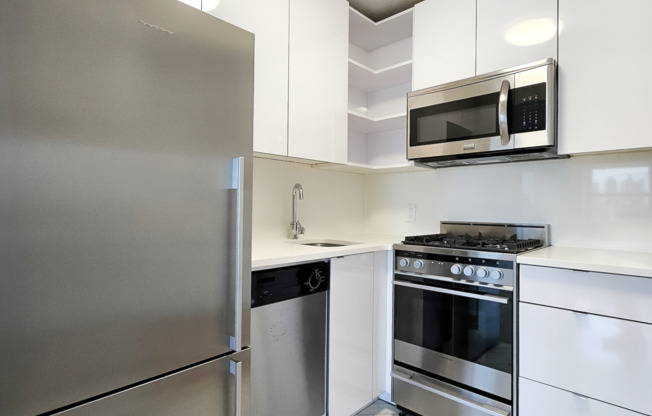 2 beds, 1 bath, $5,650, Unit 8A