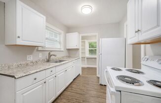 2-bedroom, 1-bathroom duplex is located in the heart of Kansas City