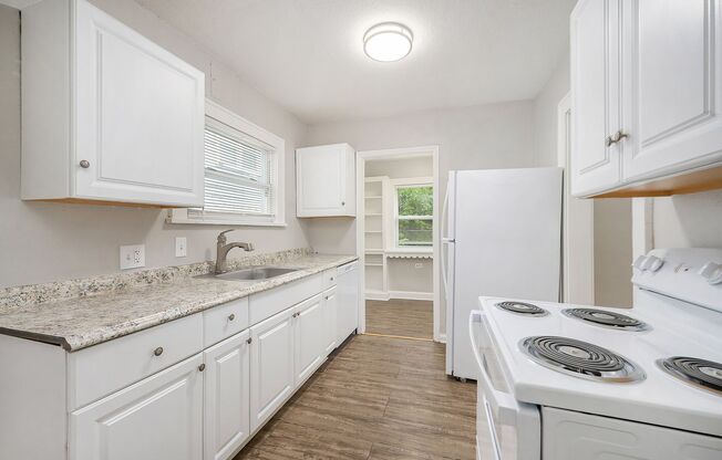 2-bedroom, 1-bathroom duplex is located in the heart of Kansas City