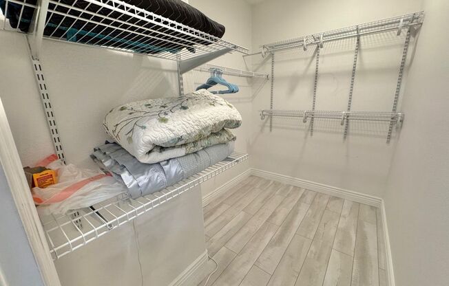 1 bed, 1 bath, $1,750, Unit UNIT # 2060