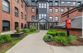 21 Linden St 304