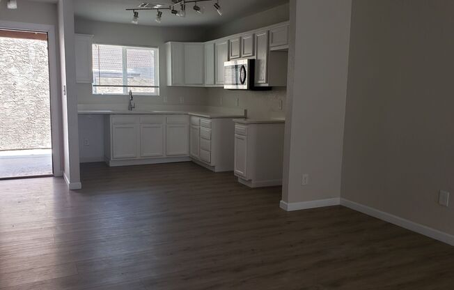 Remolded 3 Bedroom 2 Bathroom in Central Phoenix!!