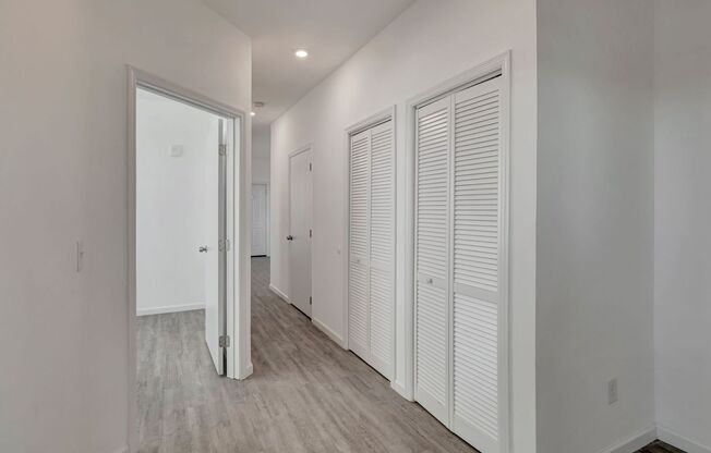 2 beds, 1.5 baths, 850 sqft, $1,249, Unit C5