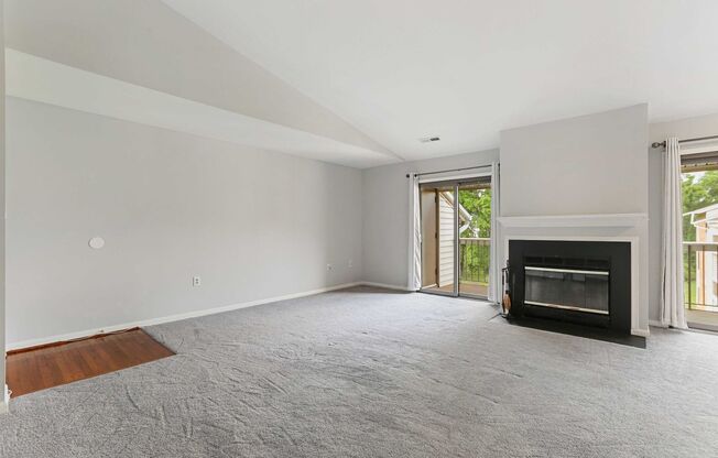 Castle Harbour 3rd floor renovated condo. Close to Rt. 100 / Ft Meade / NSA / BWI