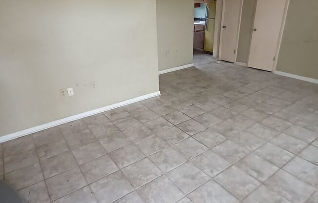 1 Bedroom, 1 Bathroom Condo For Rent at 5505 Hernandes Drive Orlando FL 32808