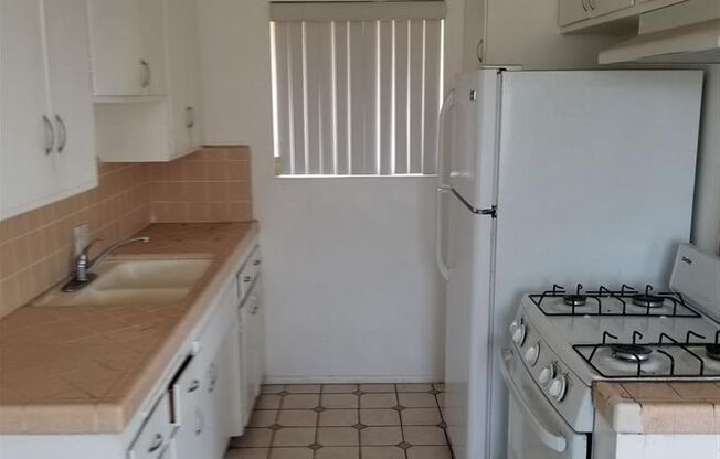 1504 S Fairfax Apartments