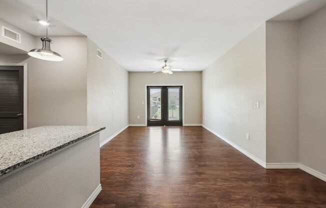 3 beds, 2 baths, 1,248 sqft, $1,959, Unit 918