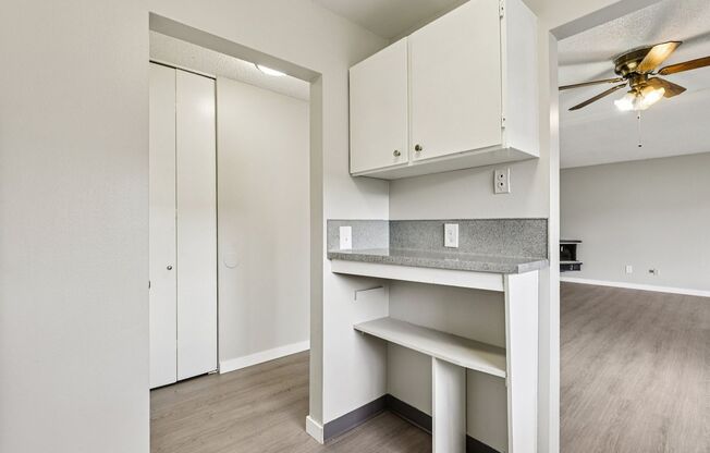 2 beds, 1 bath, 987 sqft, $1,499, Unit 06