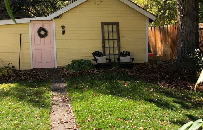 2 beds, 1 bath, $2,070