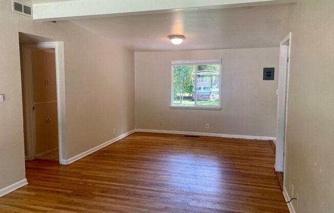 Large Backyard, Close to CSU!