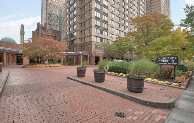 2 beds, 2 baths, 838 sqft, $6,638, Unit 7C