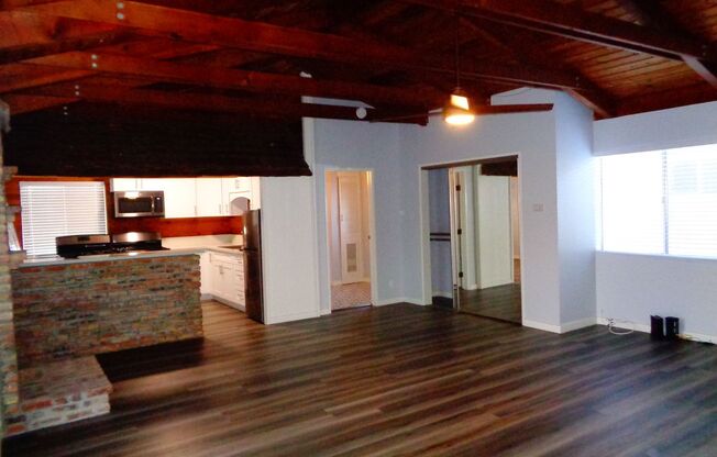 Remodeled Studio Apartment In Long Beach with ALL Utilities Included