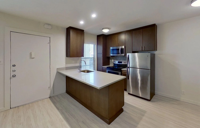 109 and 203 W 39TH ST