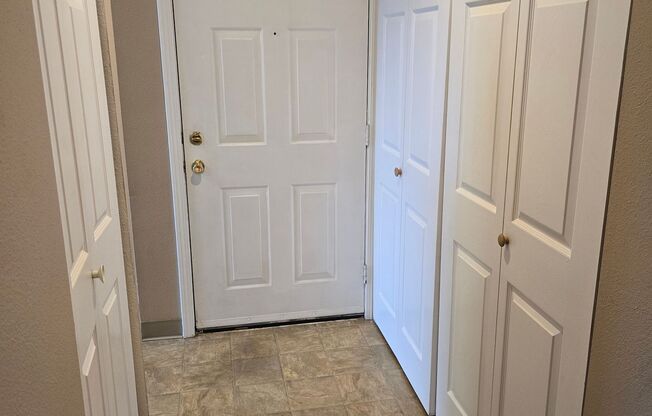 2 beds, 1 bath, 882 sqft, $1,415, Unit 226