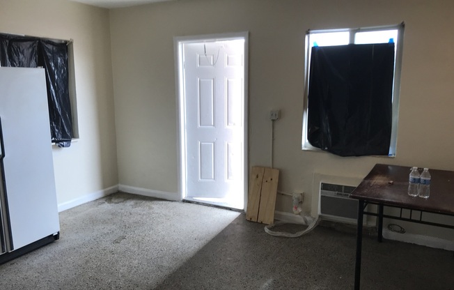 2 beds, 1 bath, 637 sqft, $1,683, Unit 2