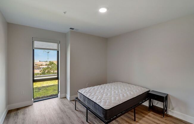 1 bed, 1 bath, 120 sqft, $1,225