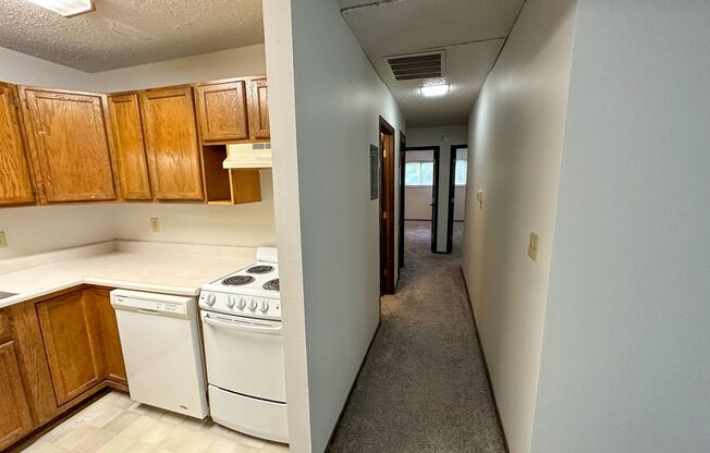 3 beds, 1 bath, $1,080