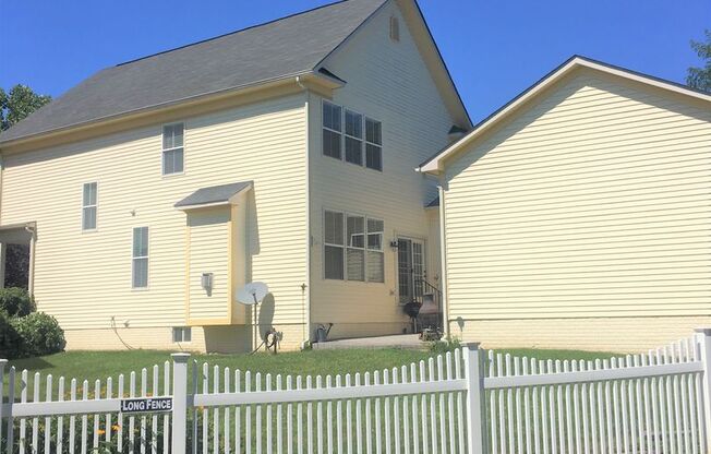 Single Family Home in Established Urbana Highlands Ready before the holidays!