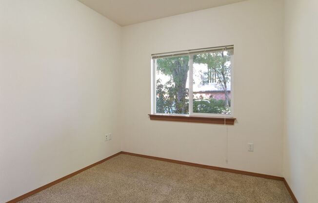 2 beds, 1 bath, $1,700, Unit 104