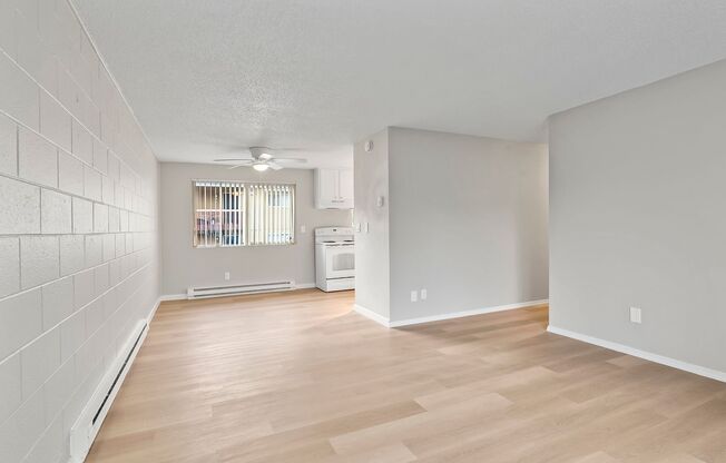 3 beds, 1 bath, 864 sqft, $1,495, Unit 39