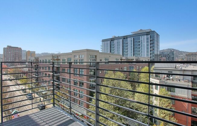 1 bed, 1.5 baths, $2,595