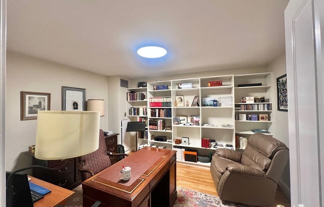 4 Charlesgate E 306