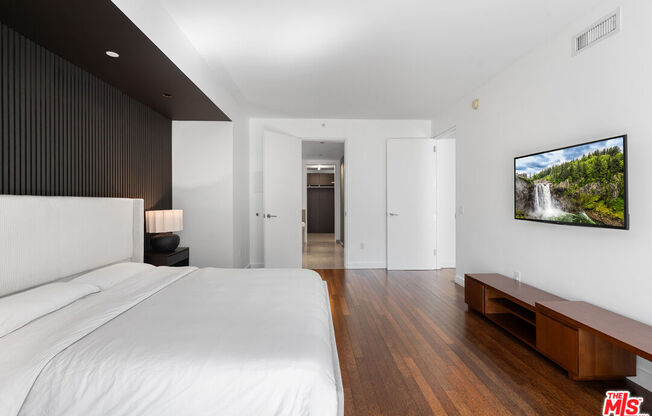 2 beds, 2 baths, 1,500 sqft, $5,500, Unit 7K